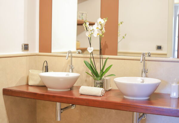 Villa Don Sante In Locorotondo Puglia: Autumn, Bathroom, Spring, Summer