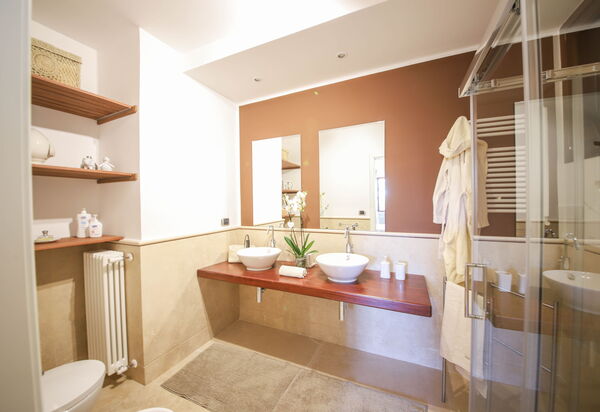 Villa Don Sante In Locorotondo Puglia: Autumn, Bathroom, Spring, Summer