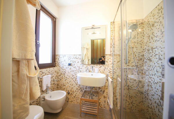 Villa Don Sante In Locorotondo Puglia: Autumn, Bathroom, Spring, Summer