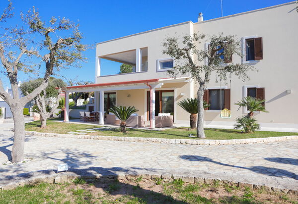 Villa Don Sante In Locorotondo Puglia: Autumn, Garden, Spring, Summer