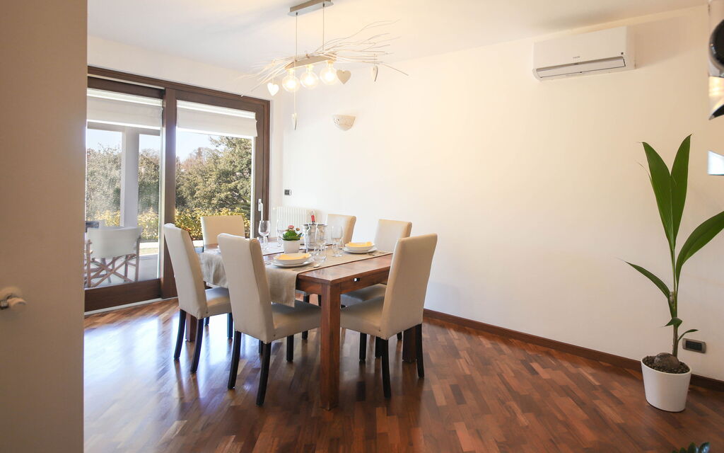 Villa Don Sante In Locorotondo Puglia: Autumn, Dining Room, Spring, Summer