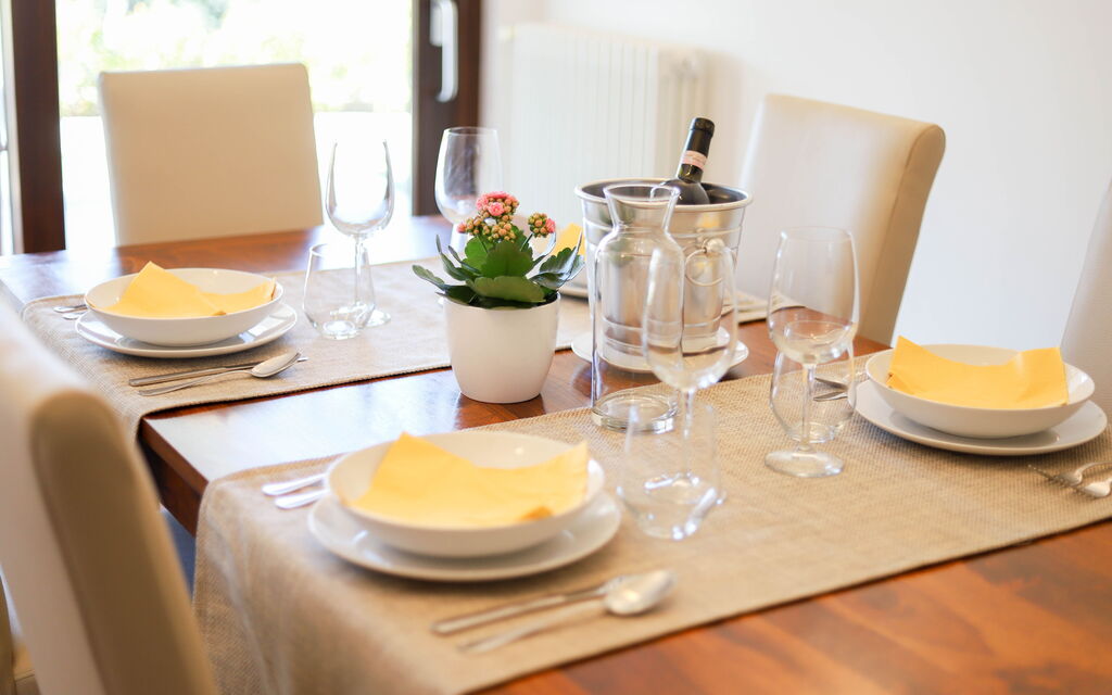 Villa Don Sante In Locorotondo Puglia: Autumn, Dining Room, Spring, Summer