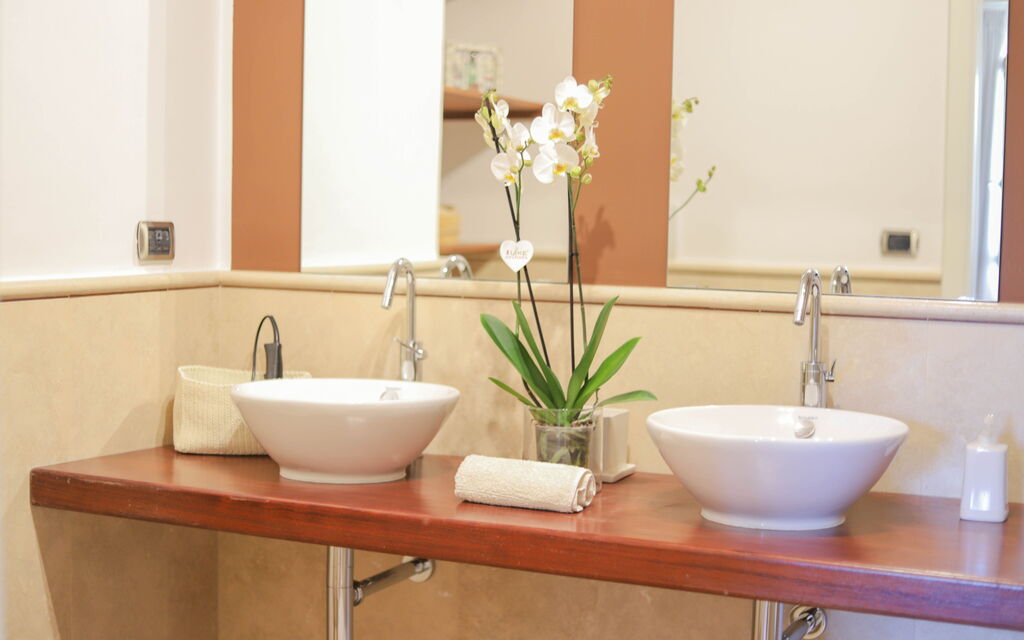 Villa Don Sante In Locorotondo Puglia: Autumn, Bathroom, Spring, Summer