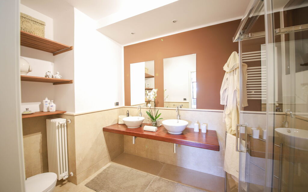 Villa Don Sante In Locorotondo Puglia: Autumn, Bathroom, Spring, Summer