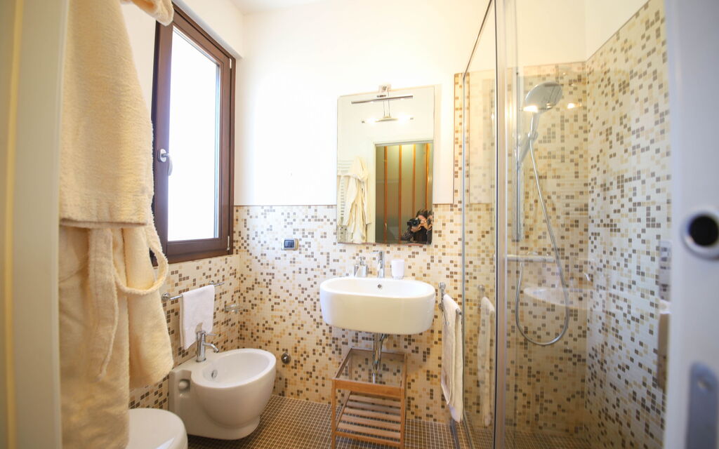 Villa Don Sante In Locorotondo Puglia: Autumn, Bathroom, Spring, Summer