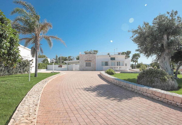 Villa Azzurra Seaview In Monopoli, Puglia: Autunno, Estate, Giardino, Primavera