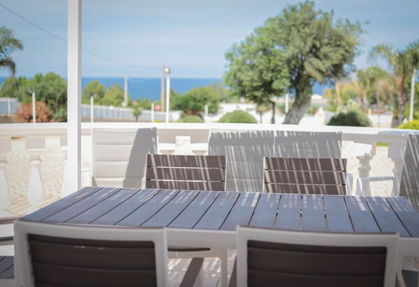 Villa Azzurra Seaview In Monopoli, Puglia: Autunno, Estate, Giardino, Primavera