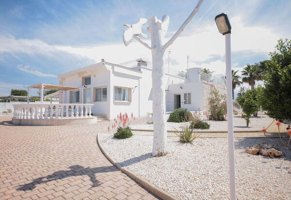 Villa Azzurra Seaview In Monopoli, Puglia: Autunno, Estate, Giardino, Primavera