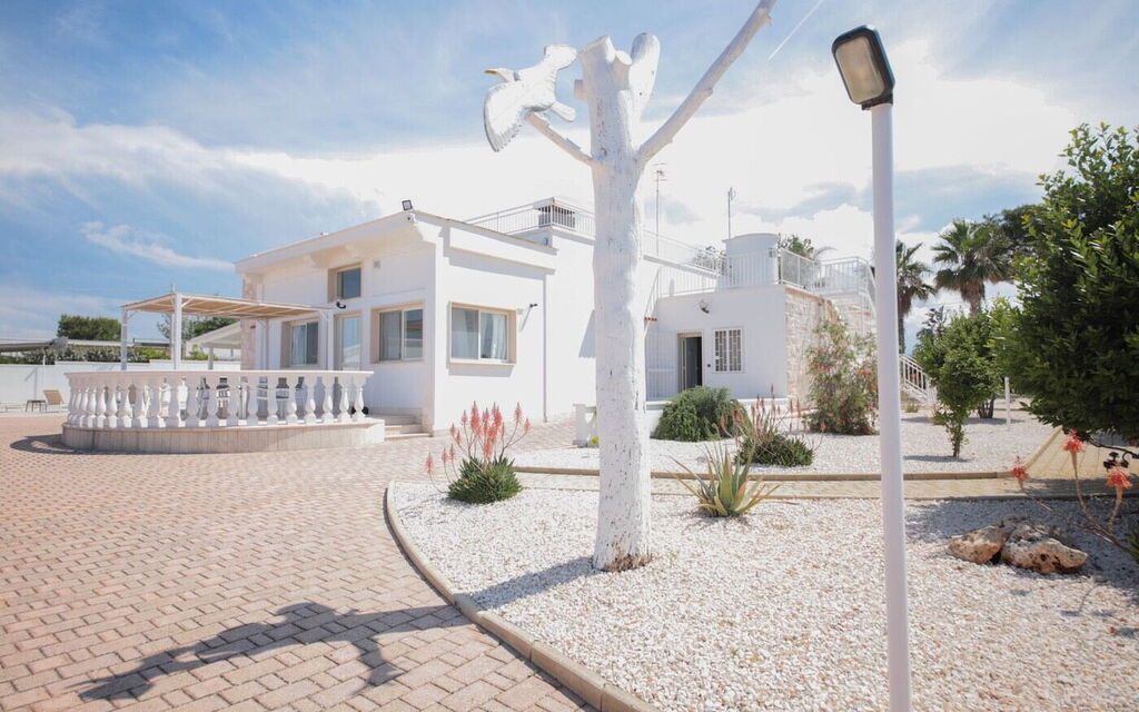 Villa Azzurra Seaview In Monopoli, Puglia: Autunno, Estate, Giardino, Primavera