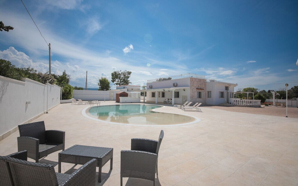 Villa Azzurra Seaview In Monopoli, Puglia: Autunno, Estate, Piscina, Primavera