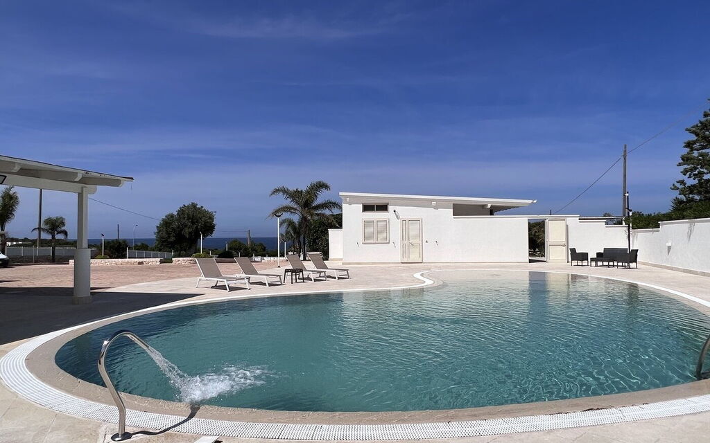 Villa Azzurra Seaview In Monopoli, Puglia: Autunno, Estate, Piscina, Primavera