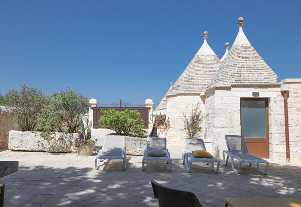 Country Trullo Rosso With Jacuzzi Alberobello: Autunno, Estate, Giardino, Primavera