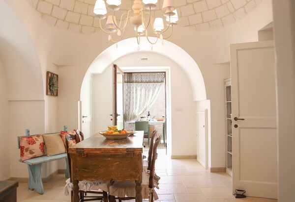 Country Trullo Rosso With Jacuzzi Alberobello: Autunno, Estate, Primavera, Sala da pranzo