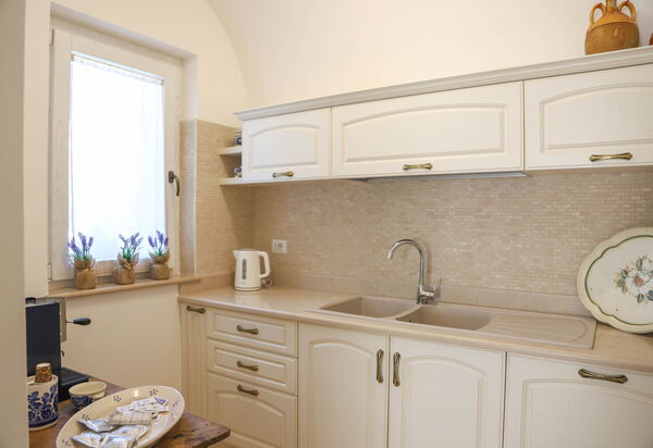 Country Trullo Rosso With Jacuzzi Alberobello: Autunno, Cucina, Estate, Primavera