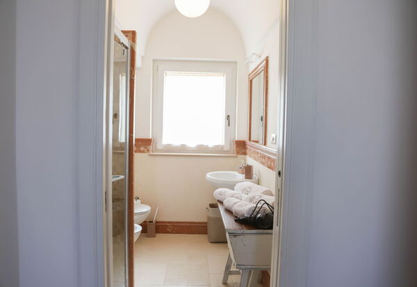 Country Trullo Rosso With Jacuzzi Alberobello: Autunno, Bagno, Estate, Primavera