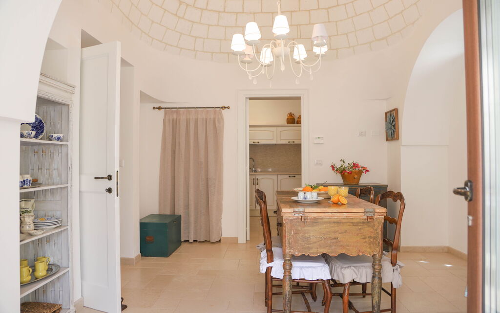 Country Trullo Rosso With Jacuzzi Alberobello: Autumn, Dining Room, Spring, Summer