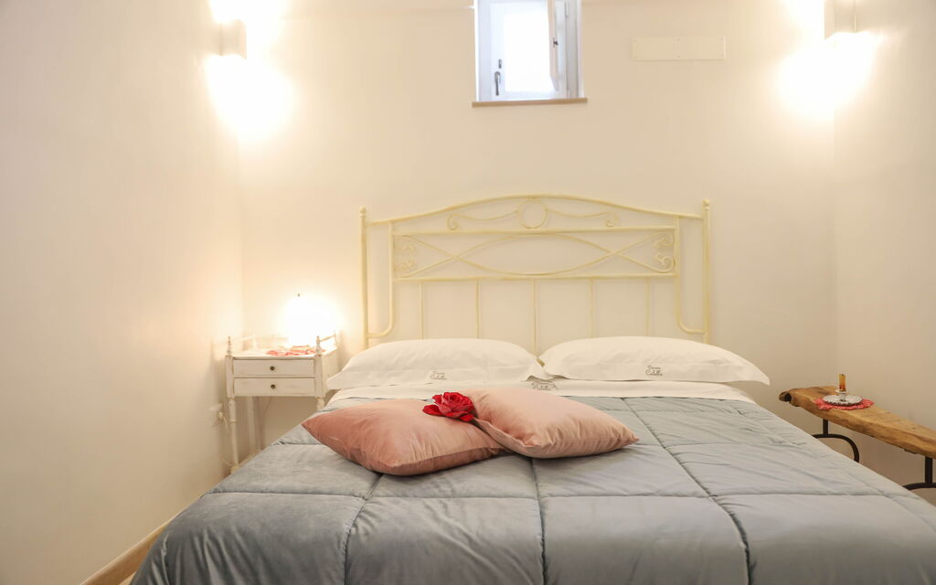 Country Trullo Rosso With Jacuzzi Alberobello: Autumn, Bedroom, Spring, Summer