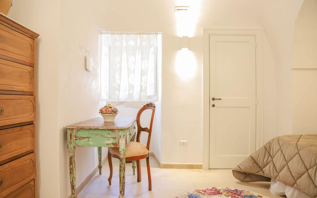 Country Trullo Rosso With Jacuzzi Alberobello: Autumn, Bedroom, Spring, Summer