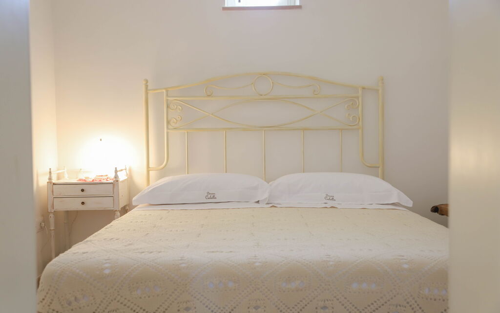 Country Trullo Rosso With Jacuzzi Alberobello: Autumn, Bedroom, Spring, Summer