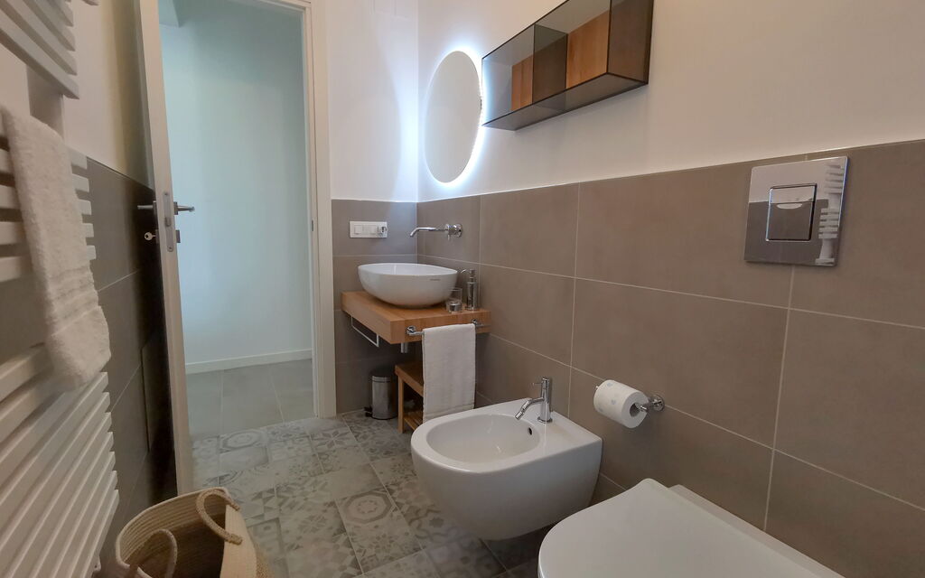 Apartments In Villa Selva, Locorotondo, Puglia - : Autumn, Bathroom, Spring, Summer