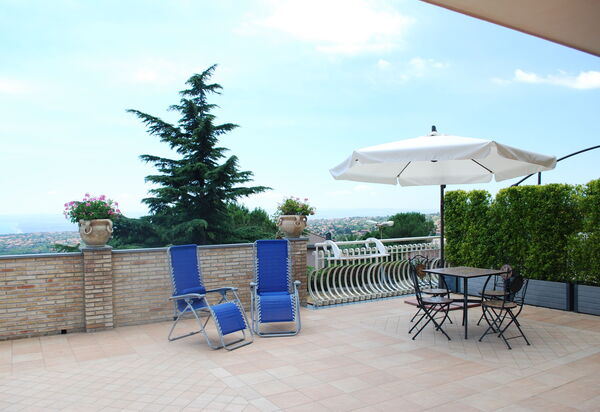 Etna View Holiday House In Catania: etna-view-holiday-house-2-trecastagni-catania-multiproprieta-balcone
