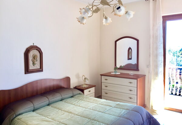 Etna View Holiday House In Catania: etna-view-holiday-house-2-trecastagni-catania-multiproprieta-camera-da-letto