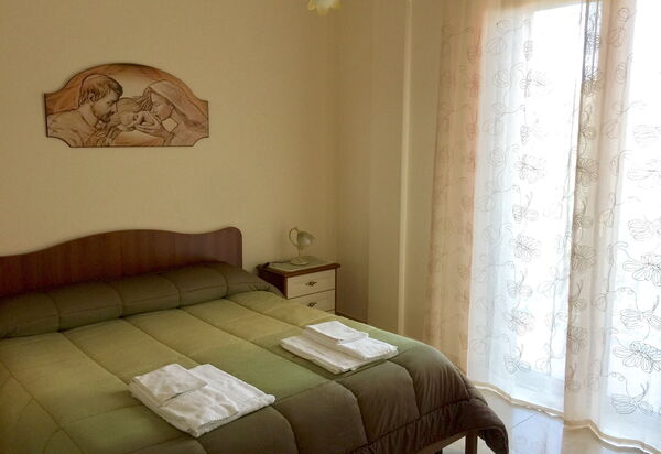 Etna View Holiday House In Catania: etna-view-holiday-house-2-trecastagni-catania-multiproprieta-camera-da-letto