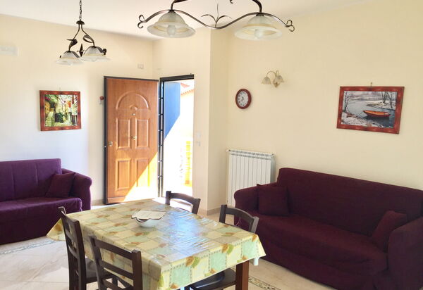 Etna View Holiday House In Catania: etna-view-holiday-house-2-trecastagni-catania-multiproprieta-soggiorno