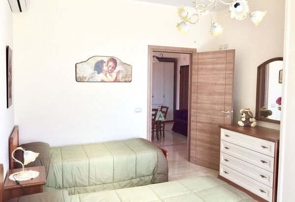 Etna View Holiday House In Catania: etna-view-holiday-house-3-trecastagni-catania-multiproprieta-camera-da-letto