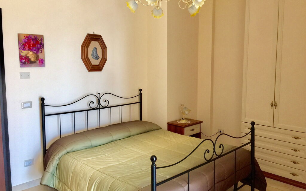 Etna View Holiday House In Catania - : etna-view-holiday-house-1-trecastagni-catania-multyproperty-bedroom