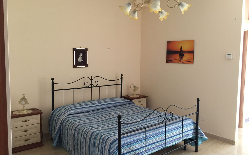 Etna View Holiday House In Catania - : etna-view-holiday-house-1-trecastagni-catania-multyproperty-bedroom