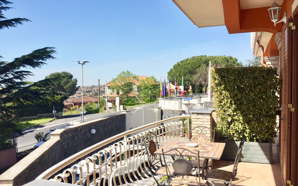 Etna View Holiday House In Catania - : etna-view-holiday-house-2-trecastagni-catania-multyproperty-balcony