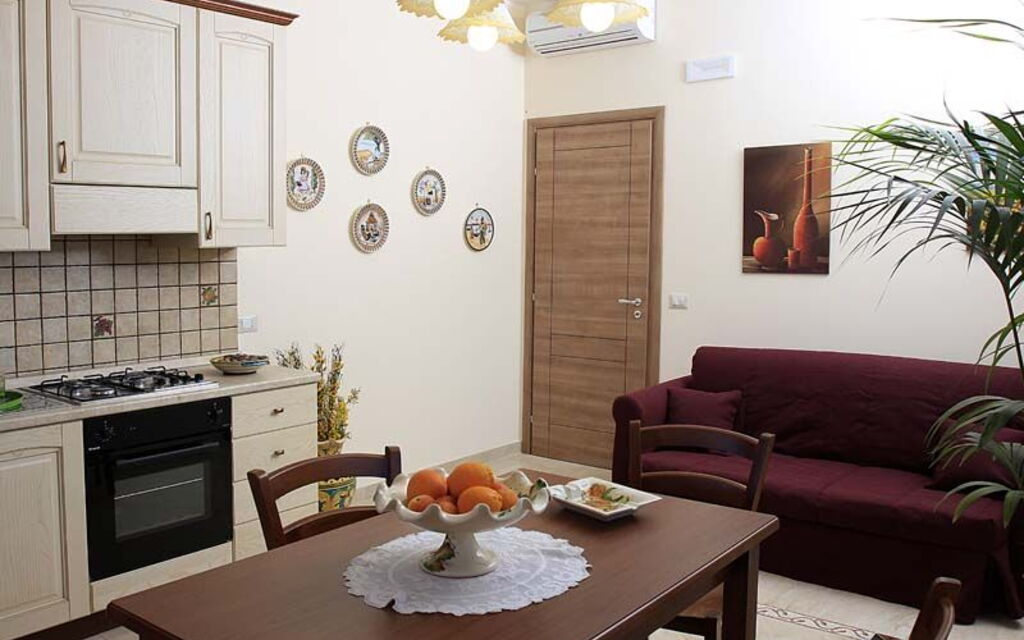 Etna View Holiday House In Catania - : etna-view-holiday-house-2-trecastagni-catania-multyproperty-kitchen