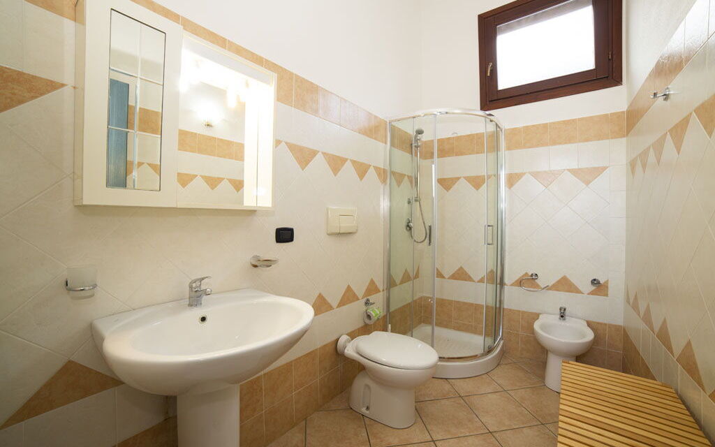 Villino Trilocale Apartments Seaside - : Autumn, Bathroom, Spring, Summer, Winter
