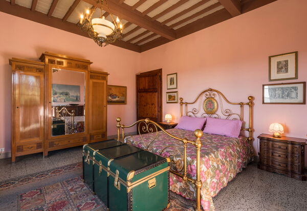 Ely Apartment In Villa, Wifi, Terricciola, Pisa: Autunno, Camera da letto, Estate, Primavera