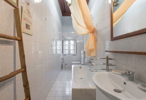 Ely Apartment In Villa, Wifi, Terricciola, Pisa: Autunno, Bagno, Estate, Primavera