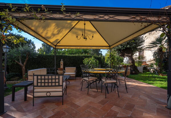 Ely Apartment In Villa, Wifi, Terricciola, Pisa: Autunno, Estate, Giardino, Primavera