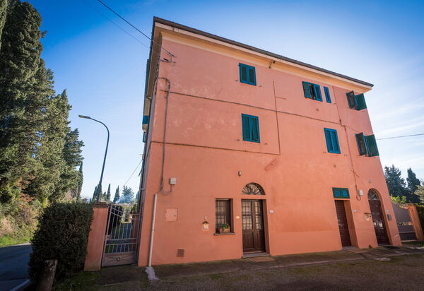 Ely Apartment In Villa, Wifi, Terricciola, Pisa: Autunno, Entrata Principale, Estate, Primavera