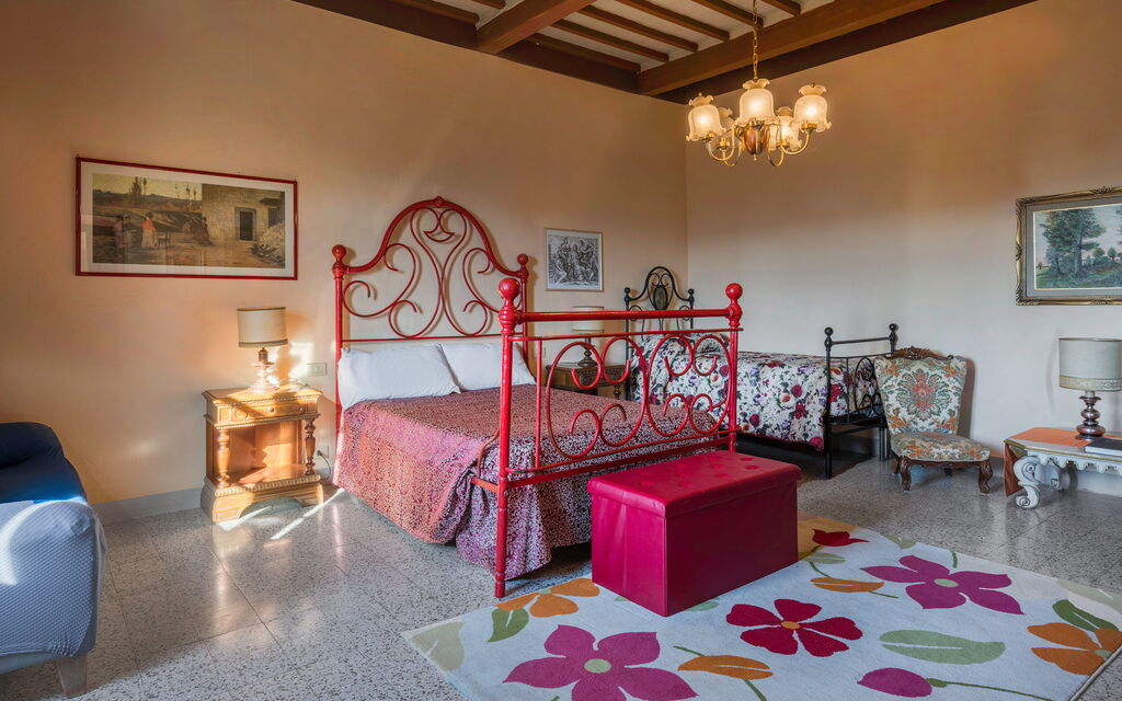 Ely Apartment In Villa, Wifi, Terricciola, Pisa: Autunno, Camera da letto, Estate, Primavera