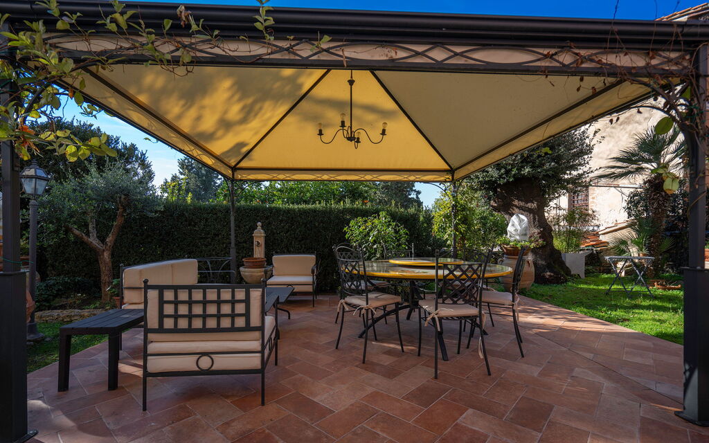 Ely Apartment In Villa, Wifi, Terricciola, Pisa: Autunno, Estate, Giardino, Primavera