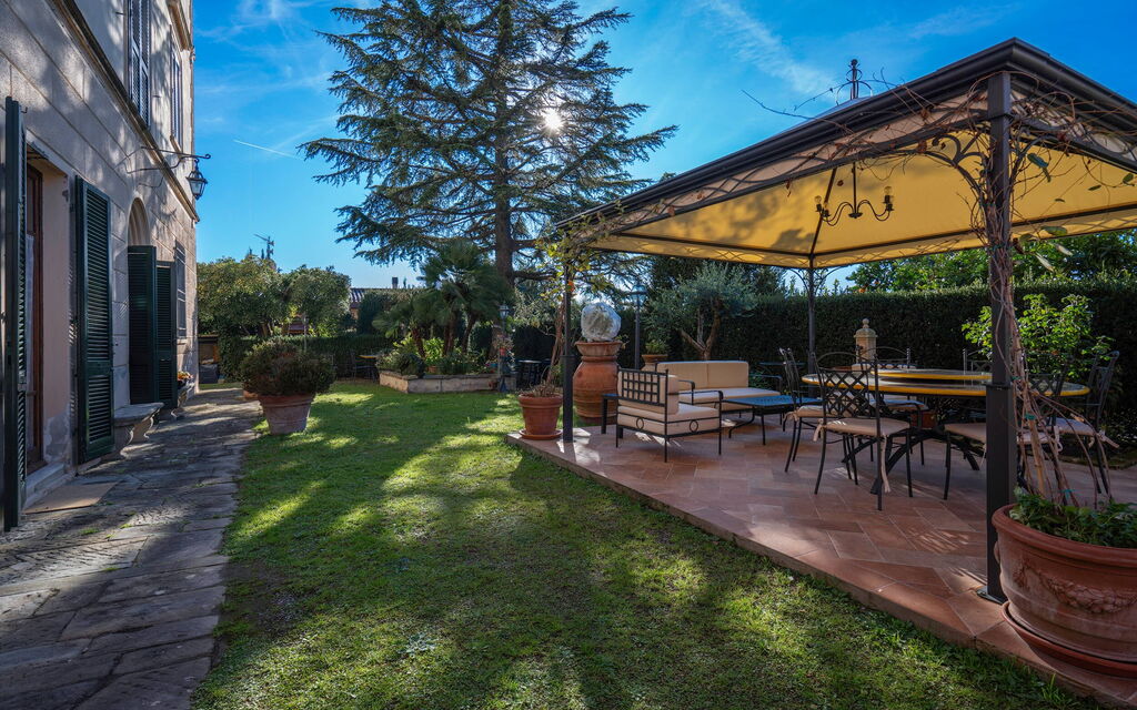 Ely Apartment In Villa, Wifi, Terricciola, Pisa: Autunno, Estate, Giardino, Primavera