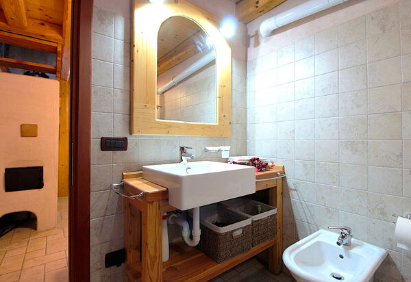 Baita Mountain View Pale San Martino: Autumn, Bathroom, Spring, Summer