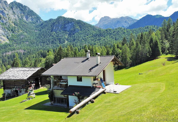 Baita Mountain View Pale San Martino: Autumn, Garden, Spring, Summer