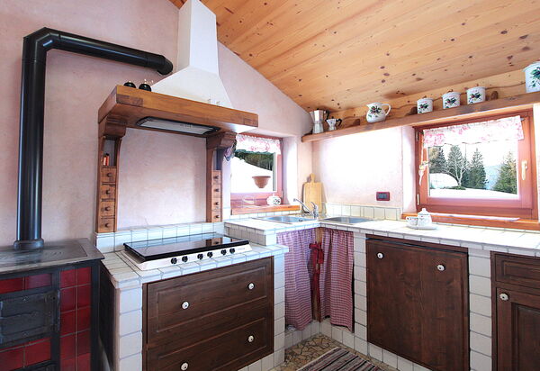 Baita Mountain View Pale San Martino: Autumn, Kitchen, Spring, Summer