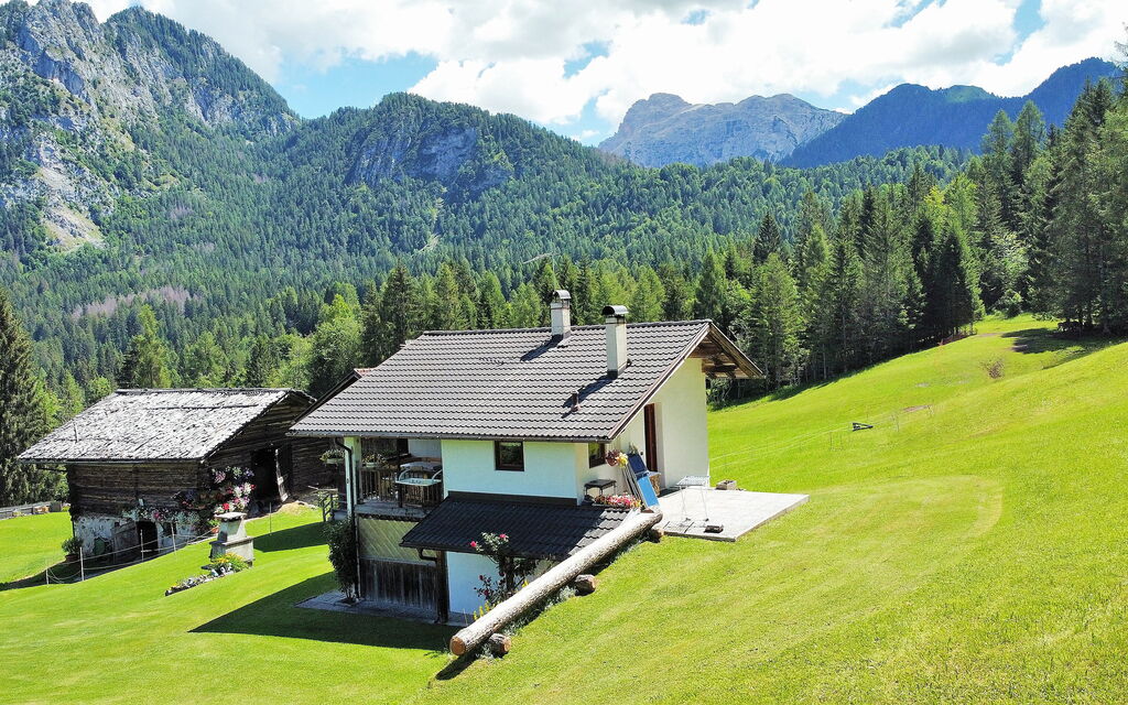 Baita Mountain View Pale San Martino: Autumn, Garden, Spring, Summer