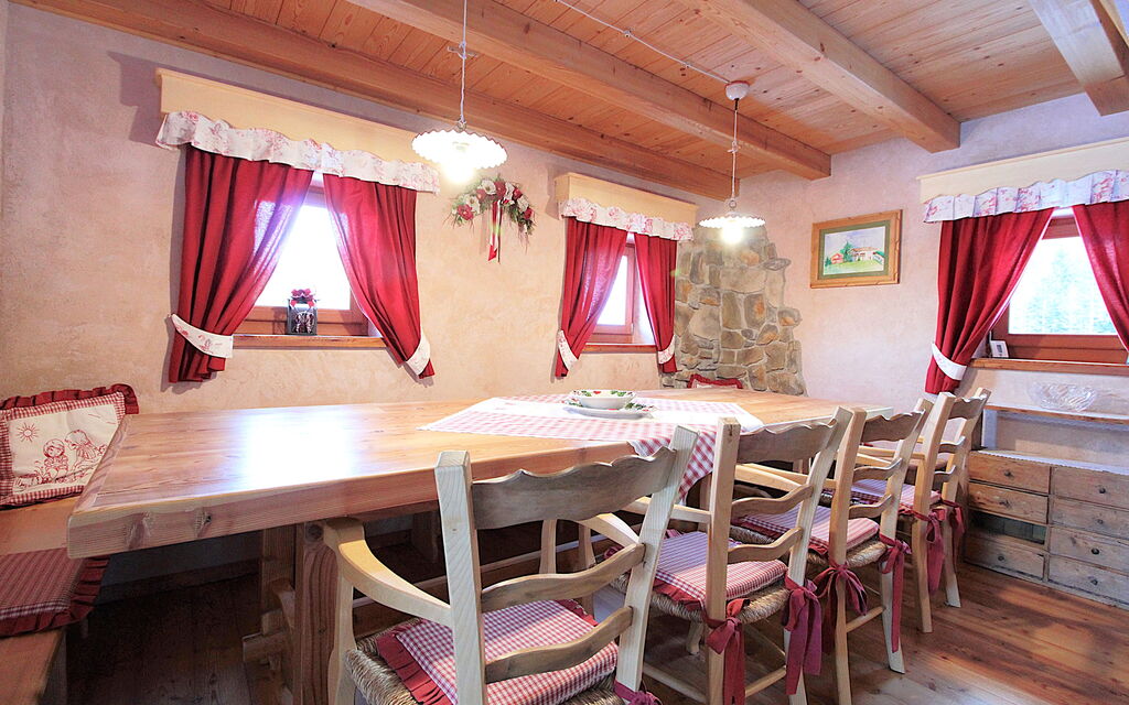 Baita Mountain View Pale San Martino: Autumn, Dining Room, Spring, Summer