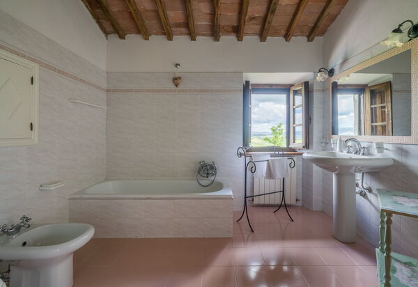 La Palazzina, Ville Di Corsano, Home And Pool: Autunno, Bagno, Estate, Primavera