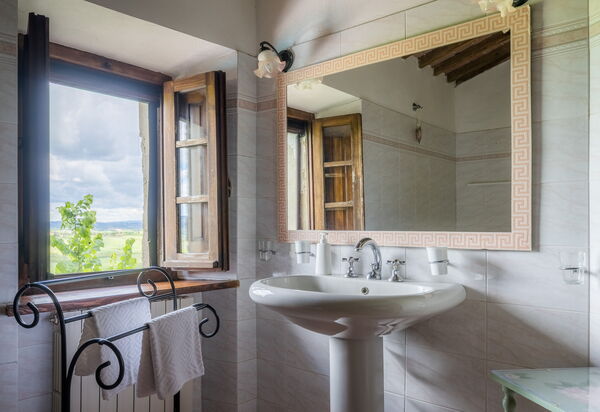 La Palazzina, Ville Di Corsano, Home And Pool: Autunno, Bagno, Estate, Primavera