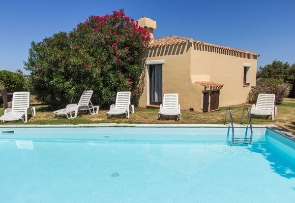 Villetta Mare Blu With Pool, Country Village, Stintino: Autunno, Estate, Piscina, Primavera
