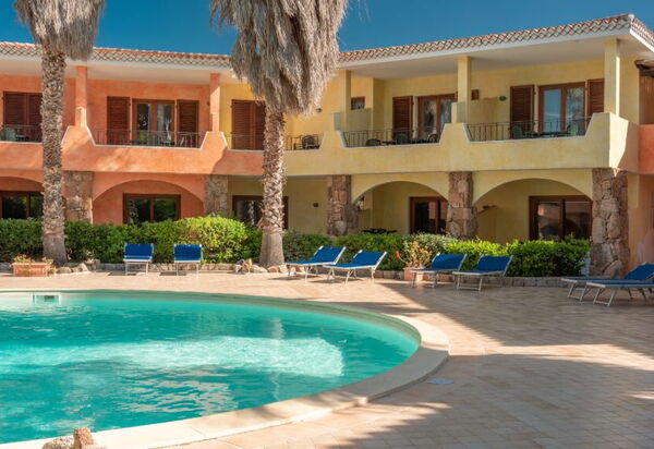 Casa Faro Green Village Sardegna: Autunno, Entrata Principale, Estate, Primavera